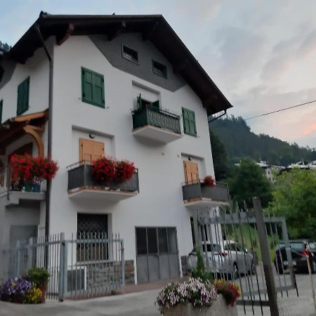 Appartamento Casa Stefani Commezzadura Esterno foto
